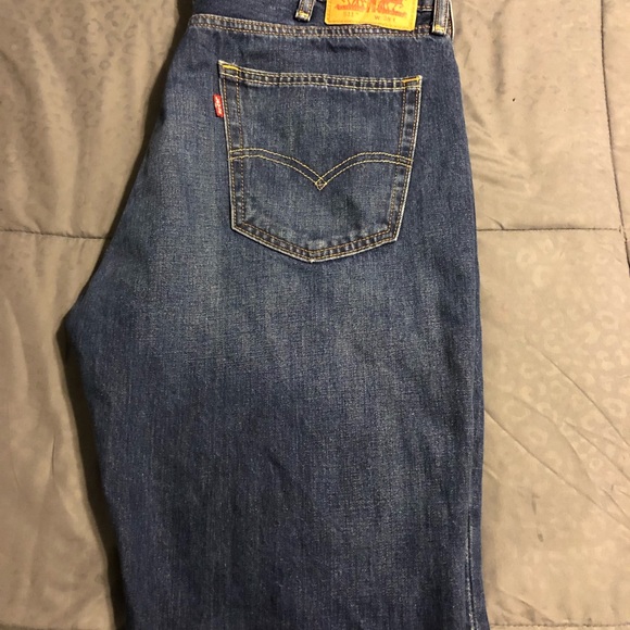 511 Levi shorts - Picture 2 of 4